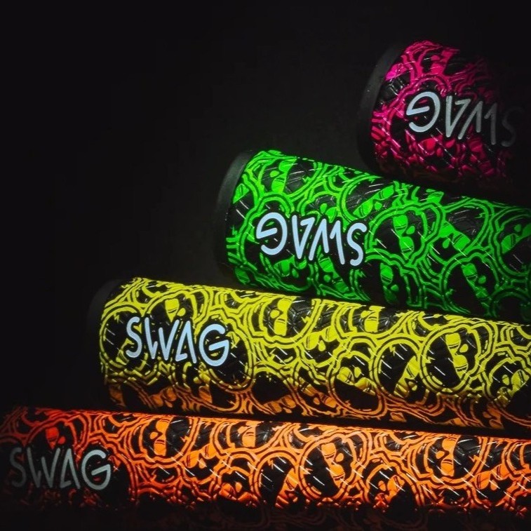 【色選択】SWAG SINK™ パドル スタックド スカル パター グリップ